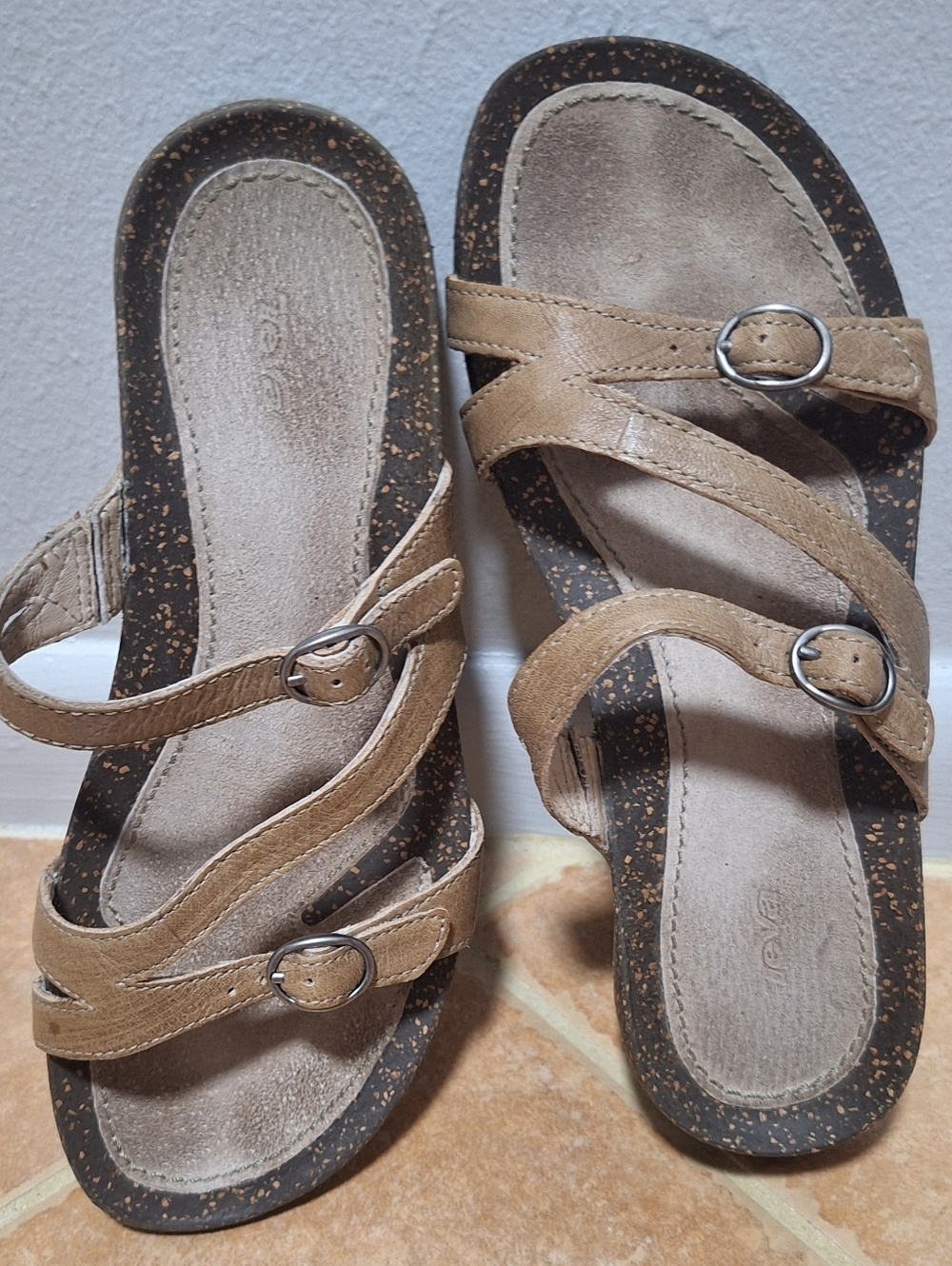 Teva Ventura Cork Women's Sandals Size 6. Brown Color. Leather Upper.
